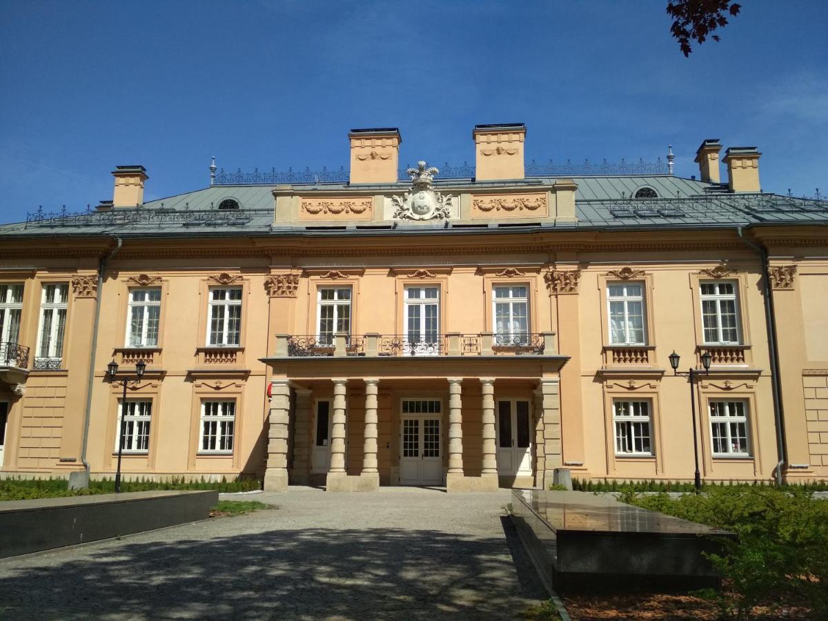 Central Palace Cracóvia Exterior foto